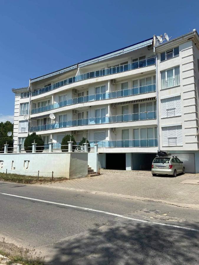 Aqua Blue Apartment Pestani Kültér fotó