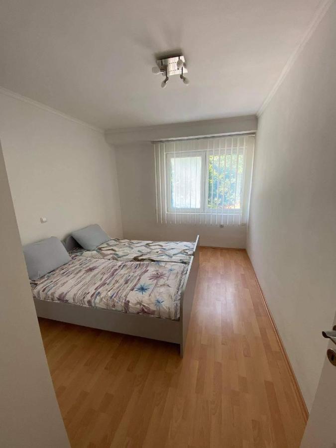 Aqua Blue Apartment Pestani Kültér fotó